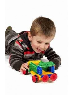 Construcción pinchos Pegy Bricks